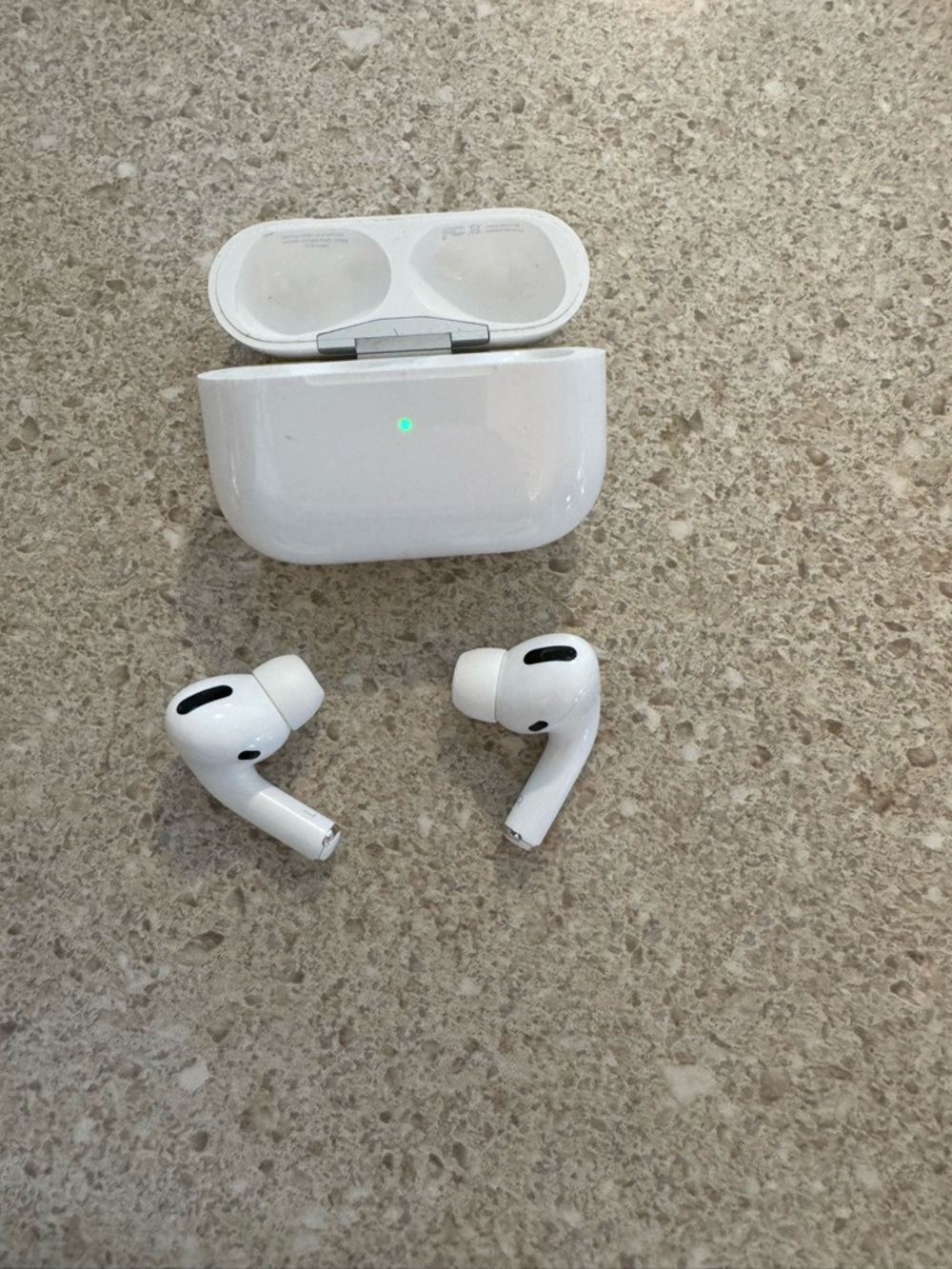 Apple White AirPods Pro Wireless Earbuds with Charging Case